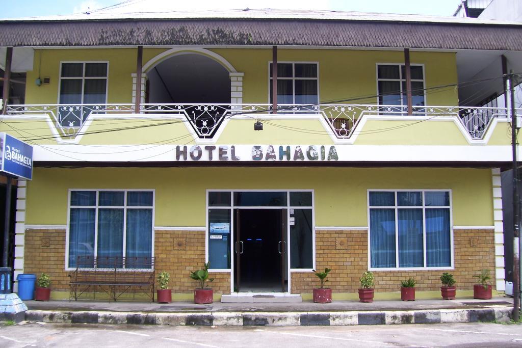 Hotel Bahagia Pangkalanbuun Exterior foto